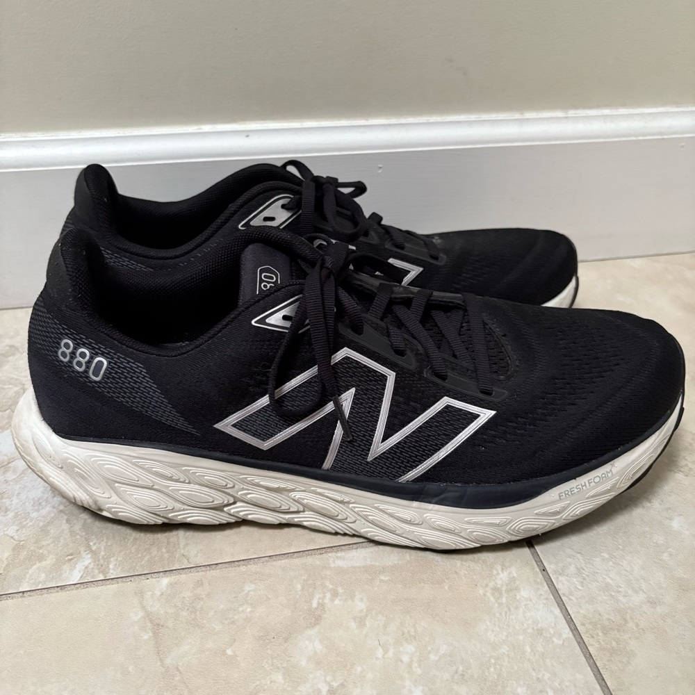 New Balance Fresh Foam X 880V14 M880B14 Men's US 11 Black Running Shoes - Picture 2 of 10